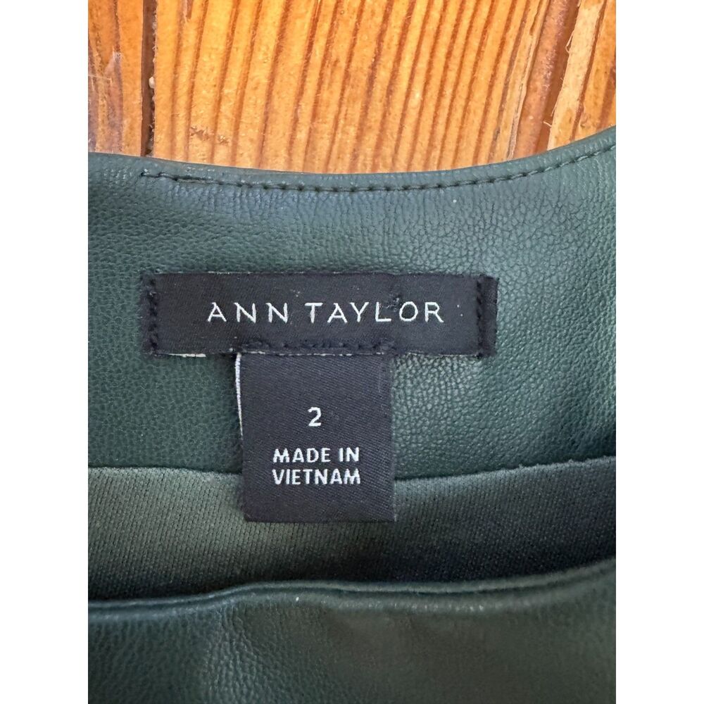 Ann Taylor Faux Leather Dress Green Short Sleeve Shift Dress Size 2